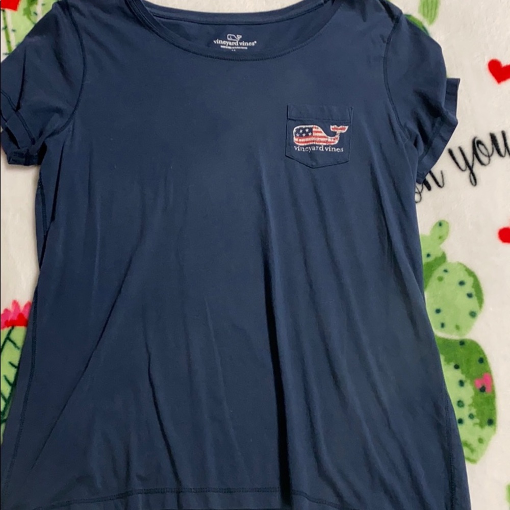 Vineyard vines t shirt